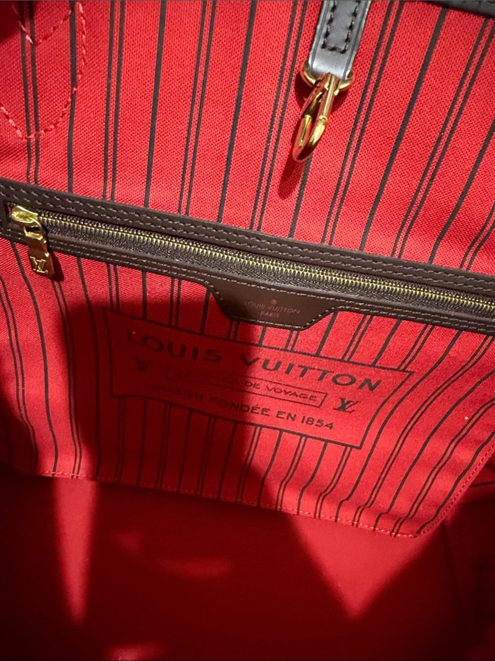Louis Vuitton Brown Damier Ebene Tote with Red Interior - Picture 2 of 10